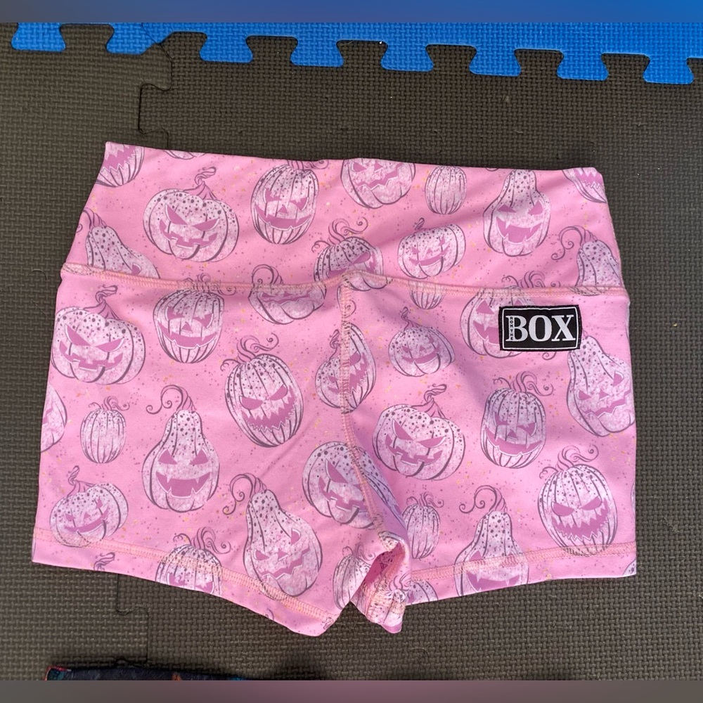 Rok The Box booty shorts, M